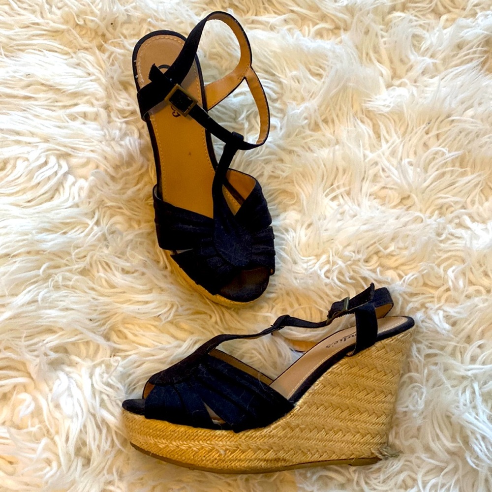 Size 7 black wedges